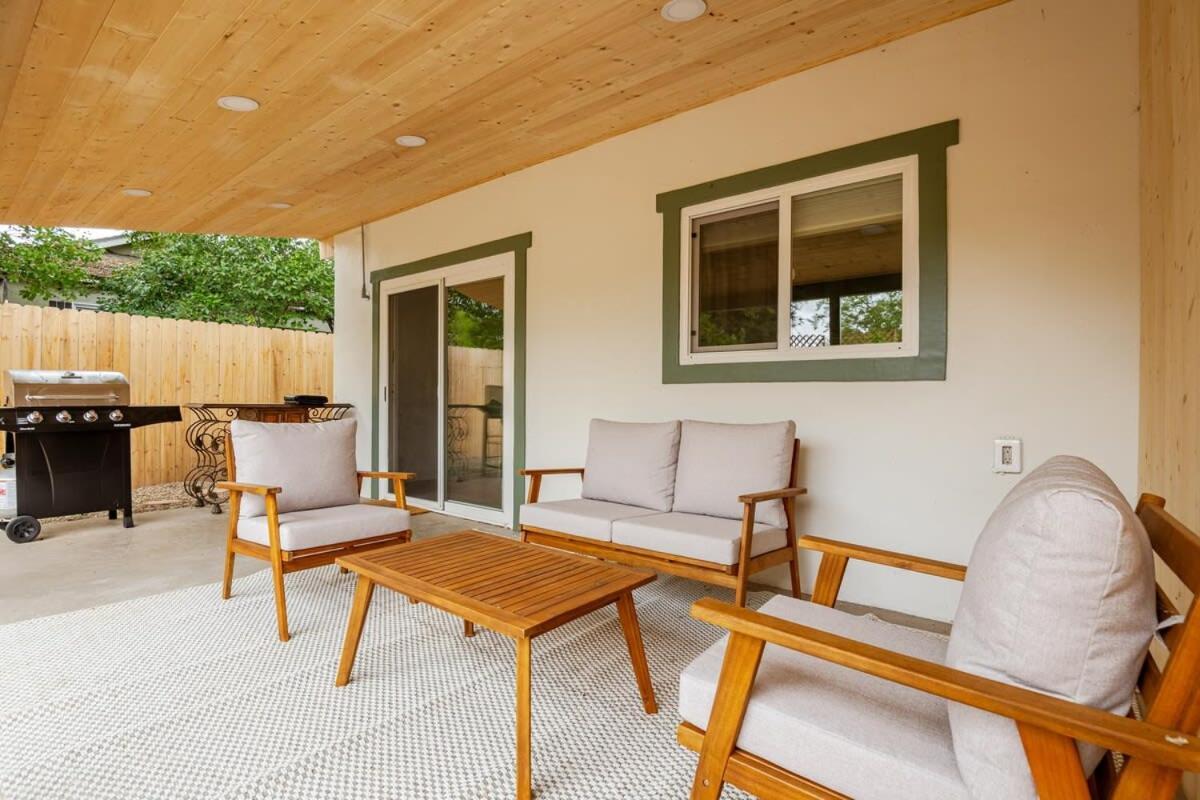Serene Oasis Sauna And Cinema Paso Robles Dış mekan fotoğraf